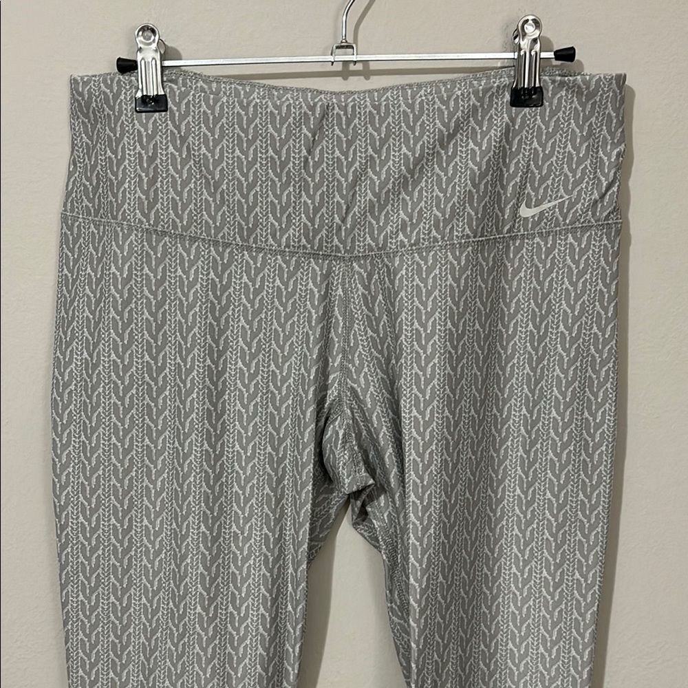 Nike Patterned Active Leggings - Picture 2 of 8